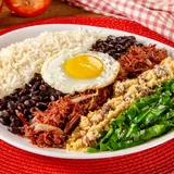Riscadinho com arroz, feijão, couve, carne e ovo